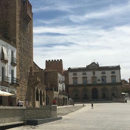 Apartamentos Turisticos Domus Seleqtia Plaza Mayor Caceres Exterior photo