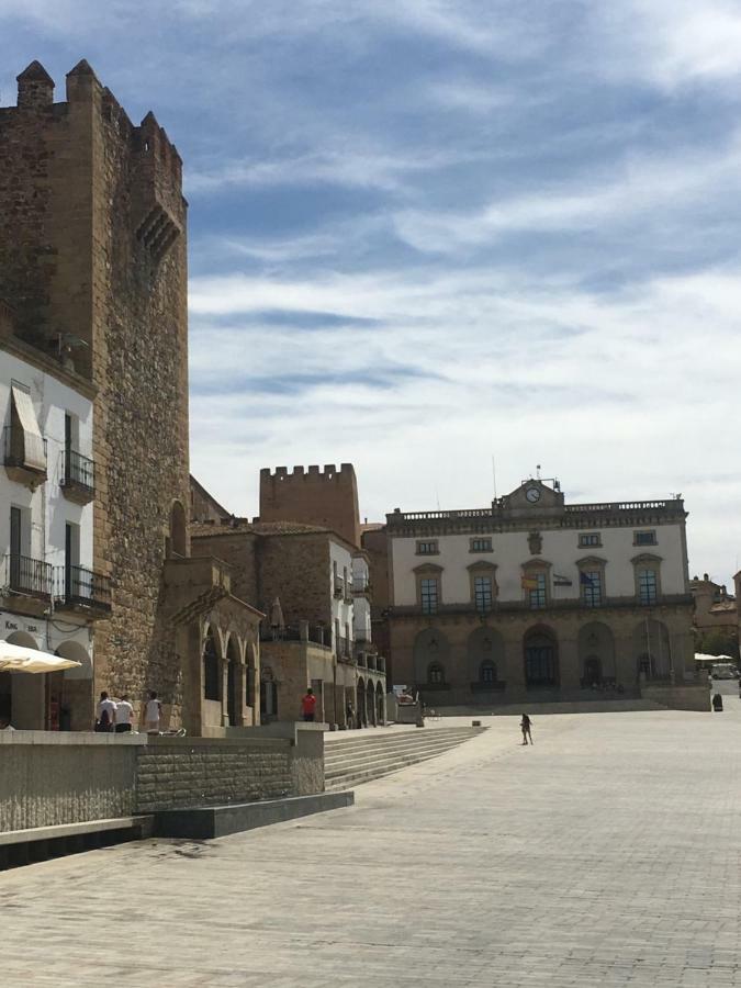 Apartamentos Turisticos Domus Seleqtia Plaza Mayor Caceres Exterior photo